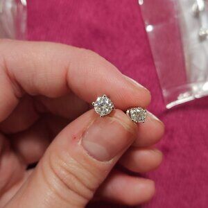 2 sets moissanite stud earrings